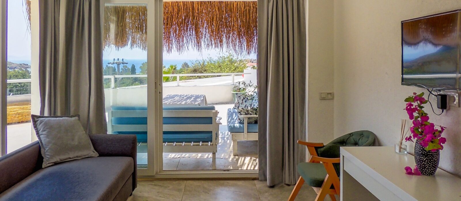 Deniz Manzaralı Deluxe Oda